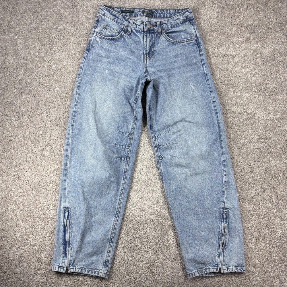 Wild Fable Low Rise Barrel Jeans Light Wash Blue Distressed Zipper Ankle Size 2